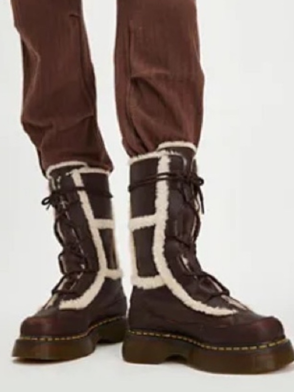 DR. MARTENS Buzz Lace Warm Lined Boots NEW Size 8 Dark Brown